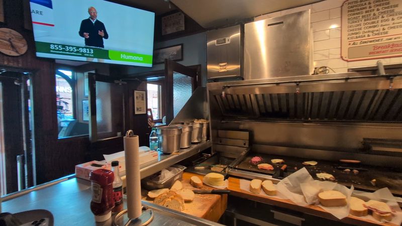 Counter Seats, Murals, and Old-School Charm