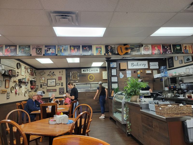 Country Skillet Cafe, Bourbon, MO Country Skillet Cafe, Bourbon, MO