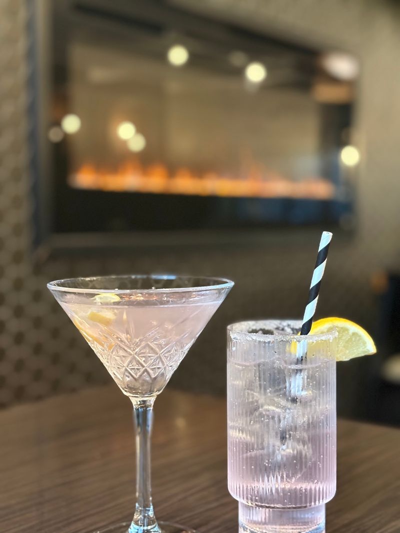 Cozy Booths, a Fireplace, and Great Tunes