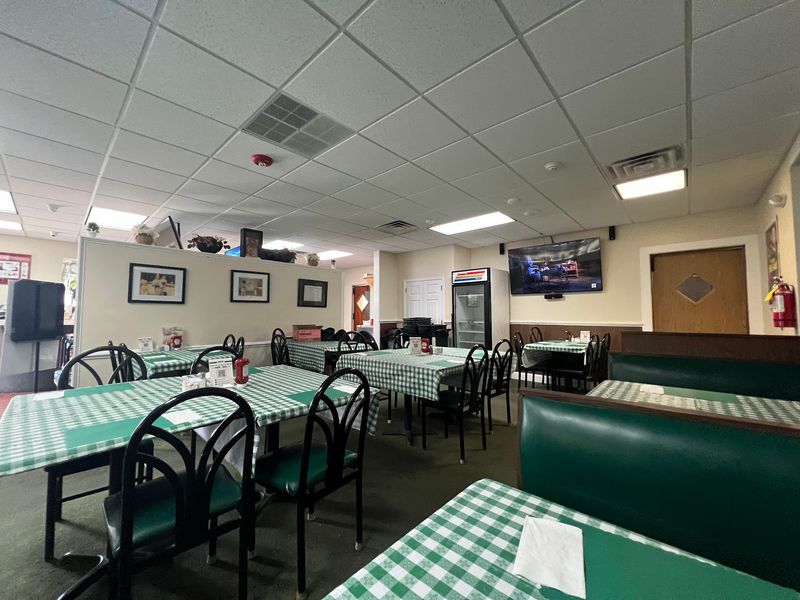 Cozy Booths and a Grandma's Kitchen Vibe Cozy Booths and a Grandma's Kitchen Vibe
