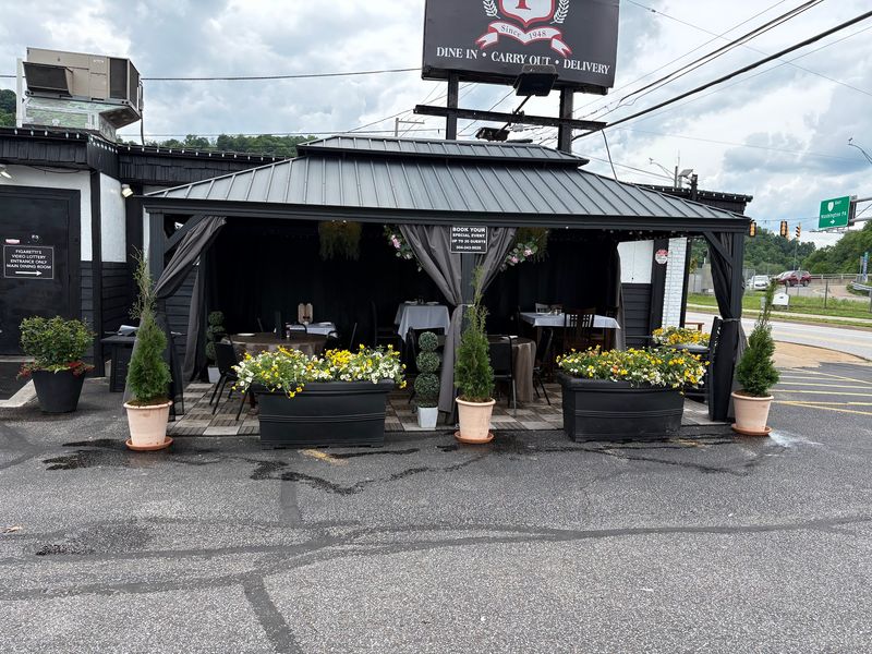 Cozy Tables, Friendly Faces, And A Busy Hum