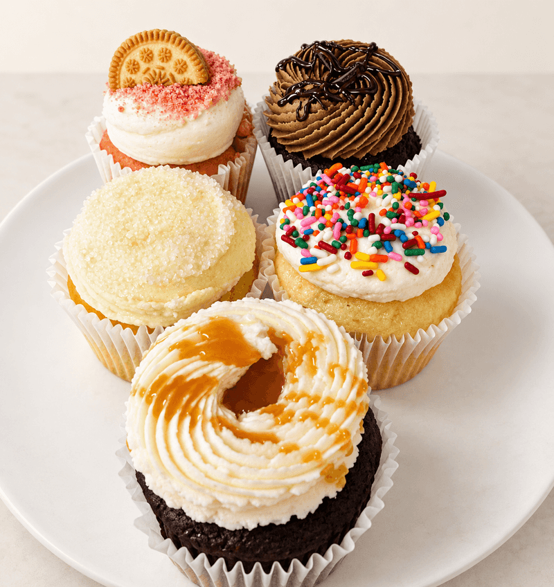 Cupcakes, Cake Pops, Macarons And A Little Bit More