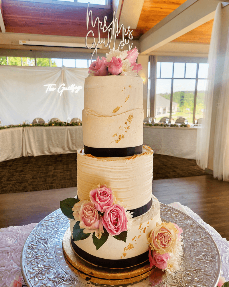 Custom Cakes Made For Your Big Moments