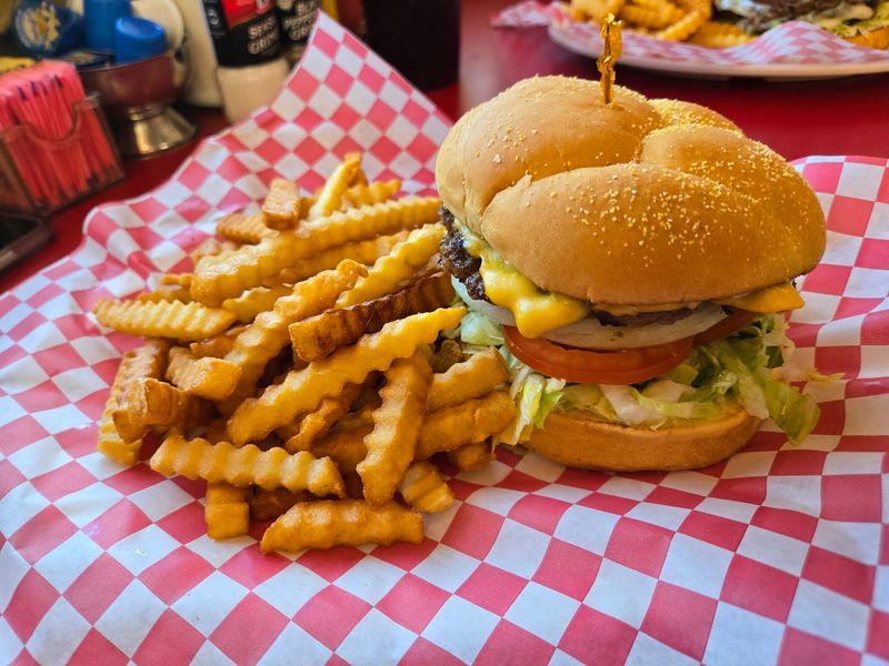 Deanos Diner