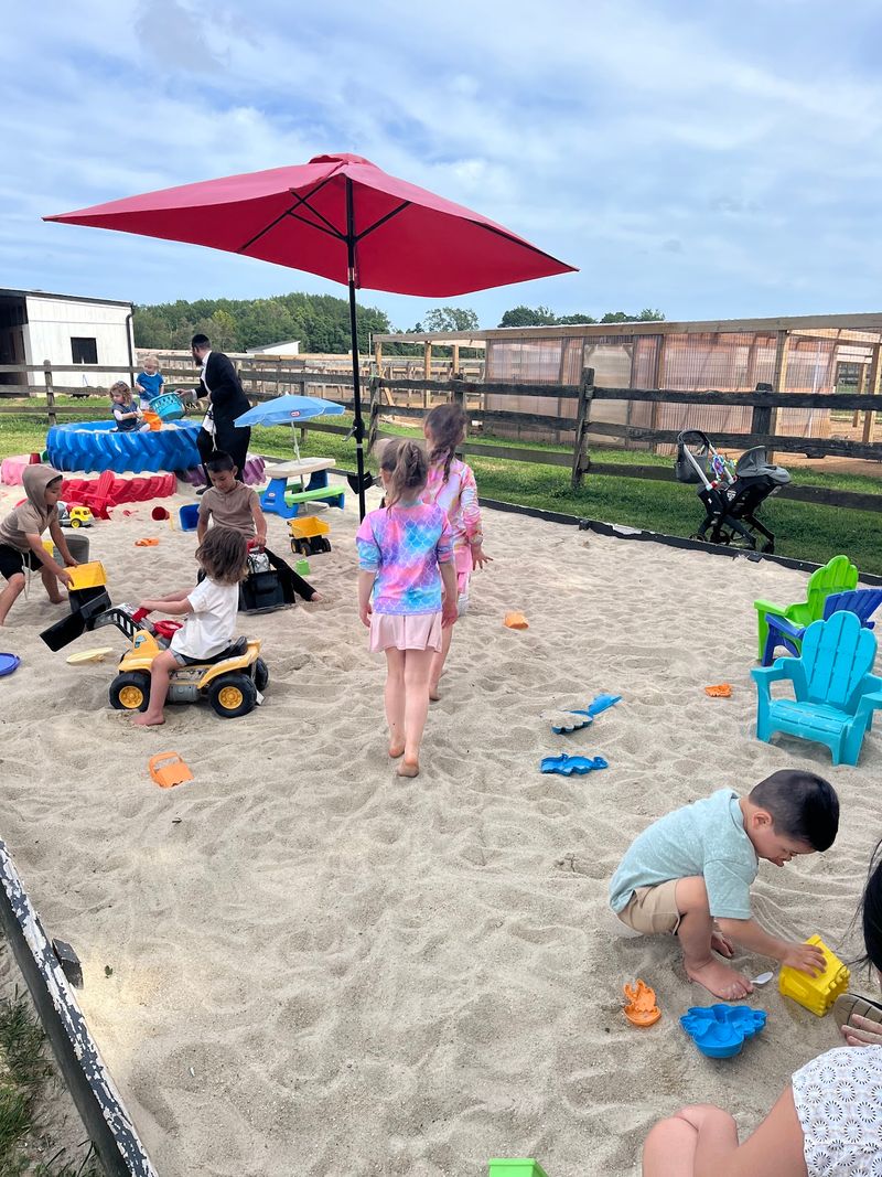 Digging for Treasure in the Gem Mine and Sand Pit Digging for Treasure in the Gem Mine and Sand Pit