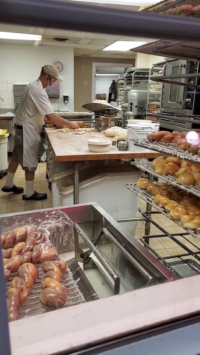 Donuts That Taste Like They Just Left the Fryer