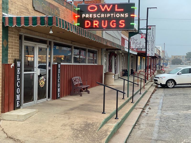 Finding the Owl on Commercial Avenue Finding the Owl on Commercial Avenue