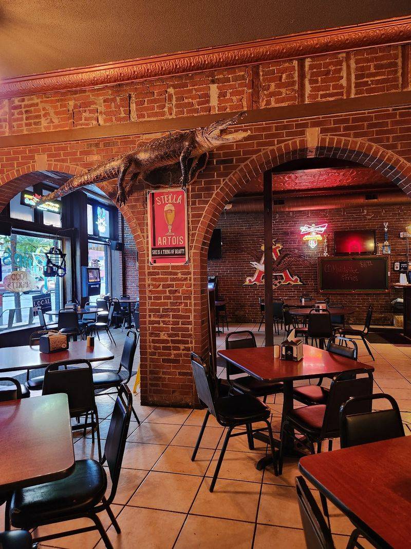 Finn's | Food & Spirits