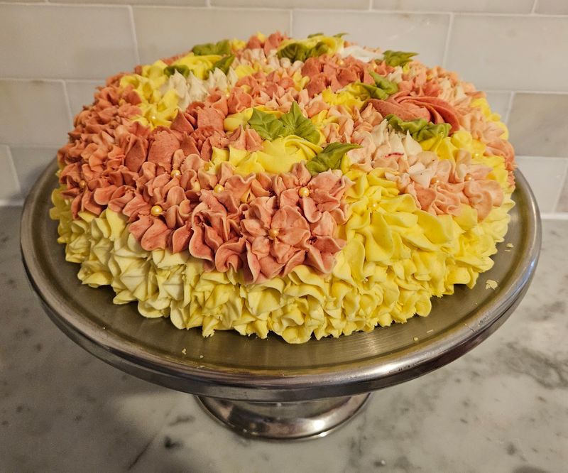 Flowers You Can Actually Eat At The Party Flowers You Can Actually Eat At The Party