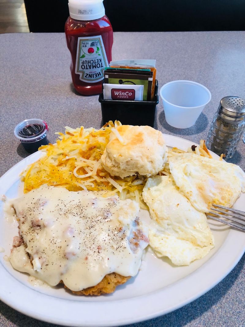 Fluffy Pancakes and That Famous Syrup Fluffy Pancakes and That Famous Syrup