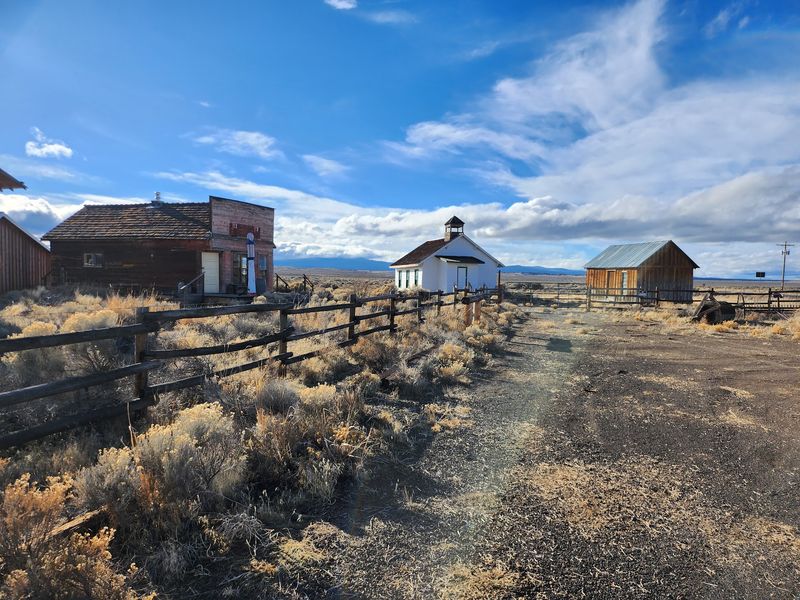 Fort Rock State Natural Area, Fort Rock