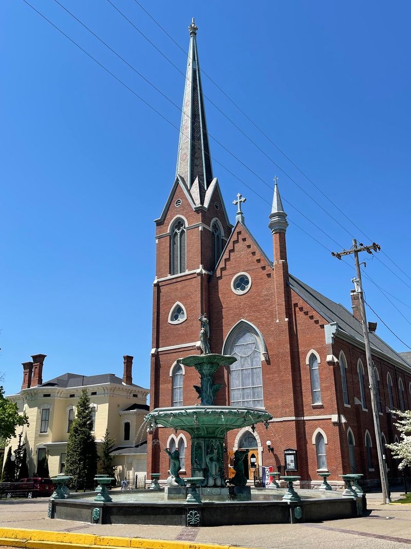 Frank Sinatra Was Here, And The Town Remembers Frank Sinatra Was Here, And The Town Remembers