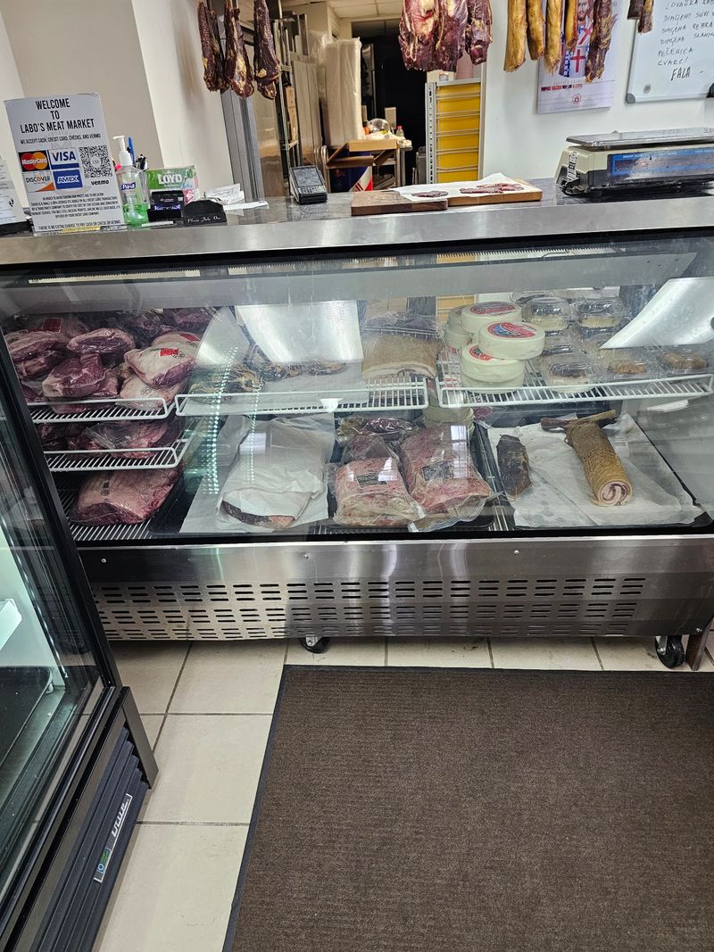 Free Samples and a Friendly Meat Lesson