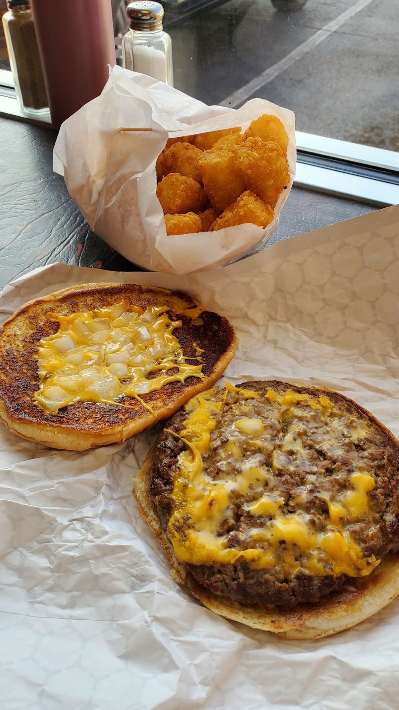 Fresh Chuck, Fried Onions and Old-Fashioned Burgers Fresh Chuck, Fried Onions and Old-Fashioned Burgers