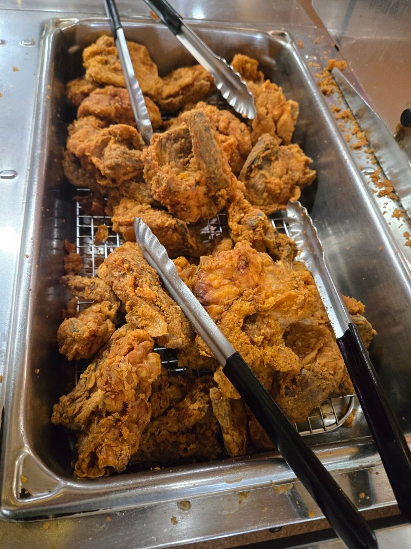 Fried Chicken That Never Takes a Day Off