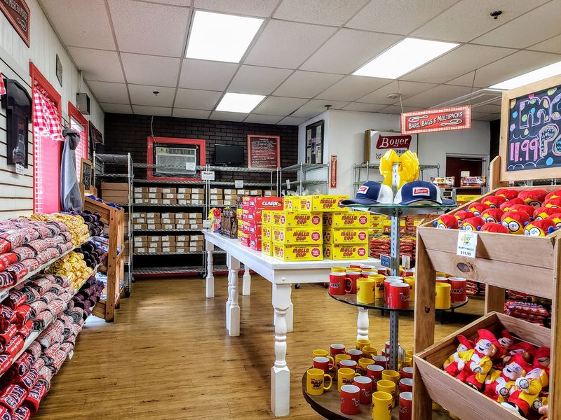 Friendly Faces Make This Little Shop Feel Like Home Friendly Faces Make This Little Shop Feel Like Home