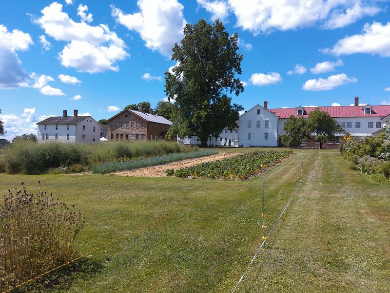 Gardens Bursting With Shaker Know-How