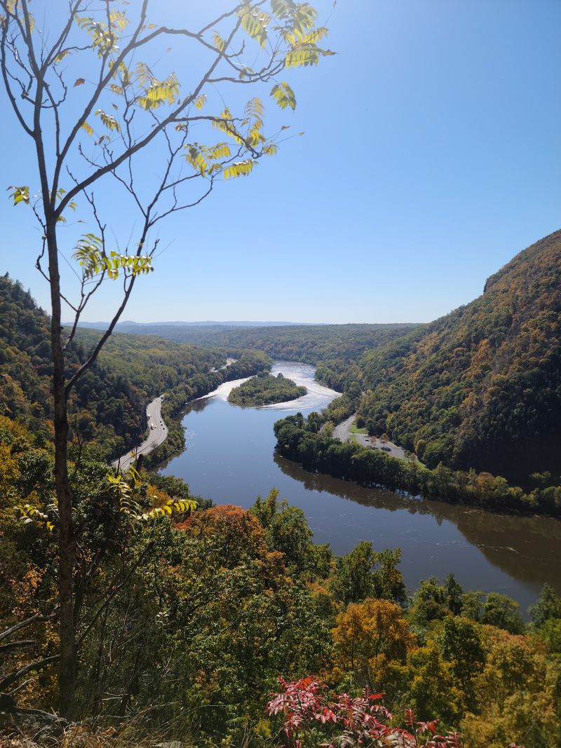 Gateway to Mount Tammany and Beyond