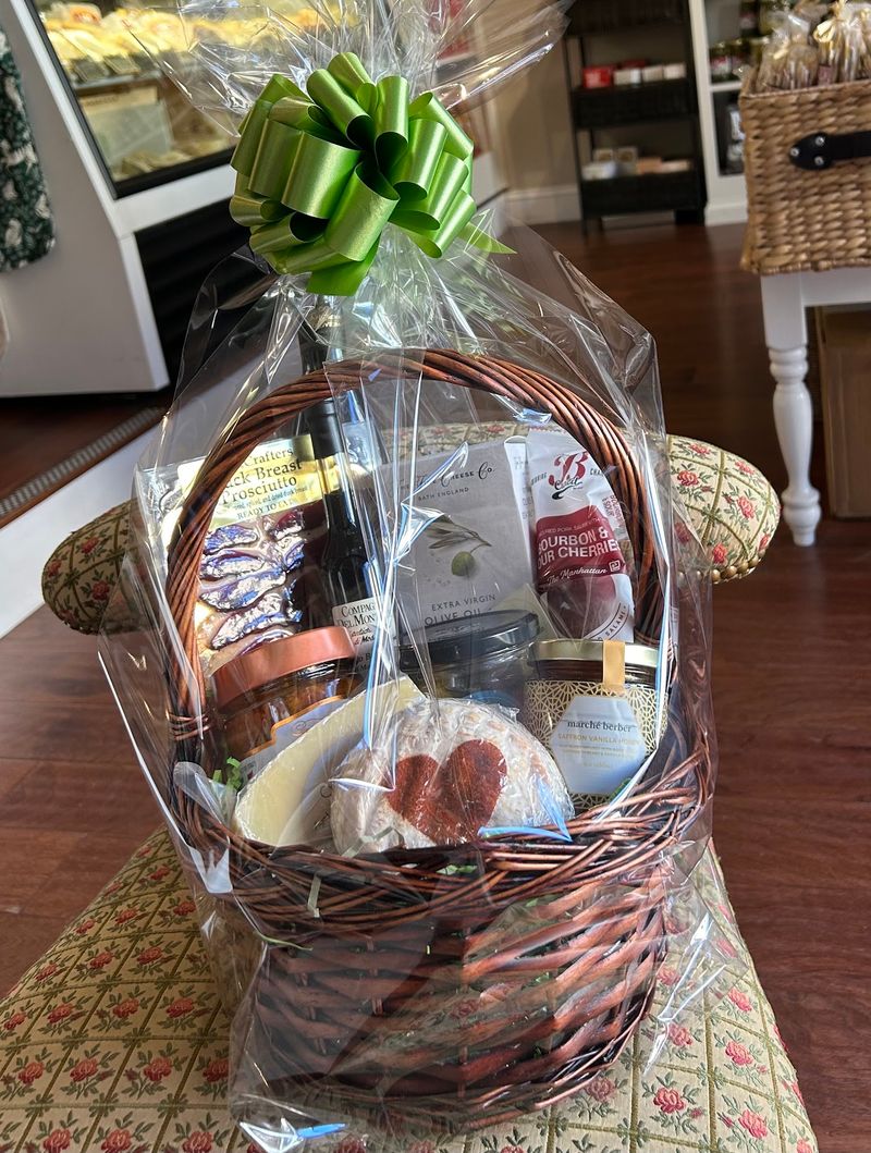 Gift Baskets That Make You Look Really Thoughtful Gift Baskets That Make You Look Really Thoughtful