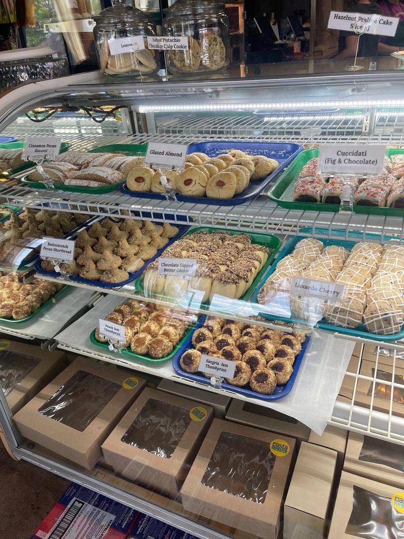 Grandma La Fata's Cookies Deserve A Spot In Your Cookie Jar