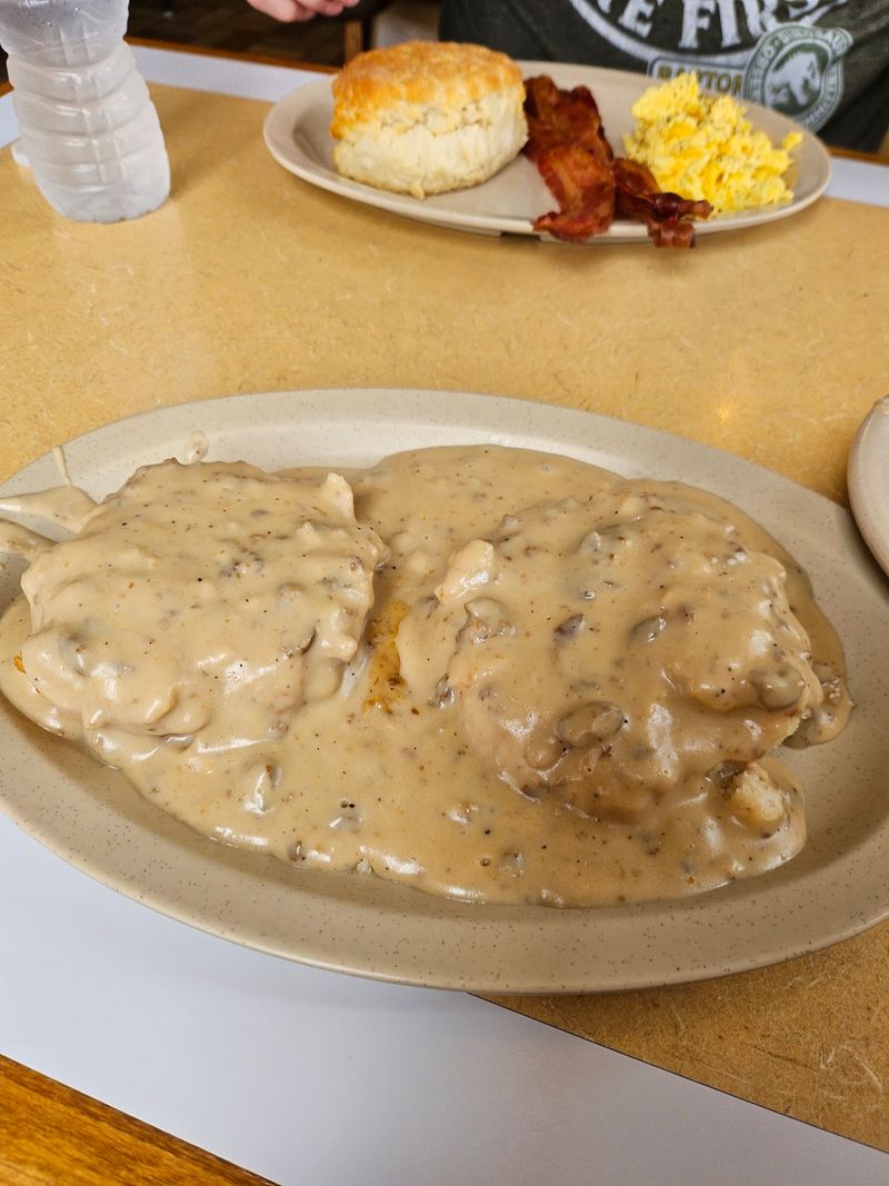 Gravy, Hash Browns, and Hearty Platters Gravy, Hash Browns, and Hearty Platters