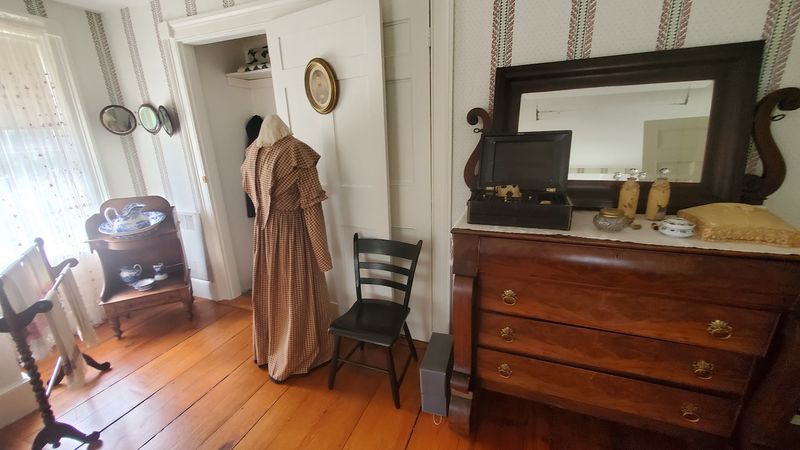 Guided Tours Turn Old Stories Into Real Conversations