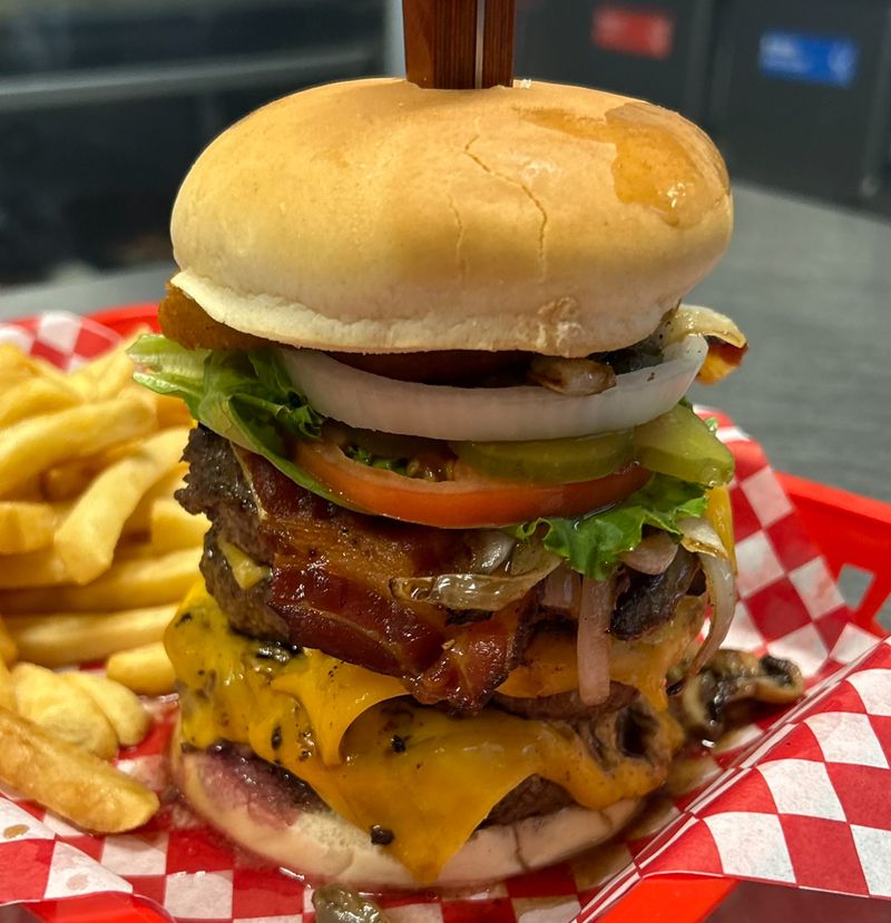Half-Pound Burgers Worth the Drive Half-Pound Burgers Worth the Drive