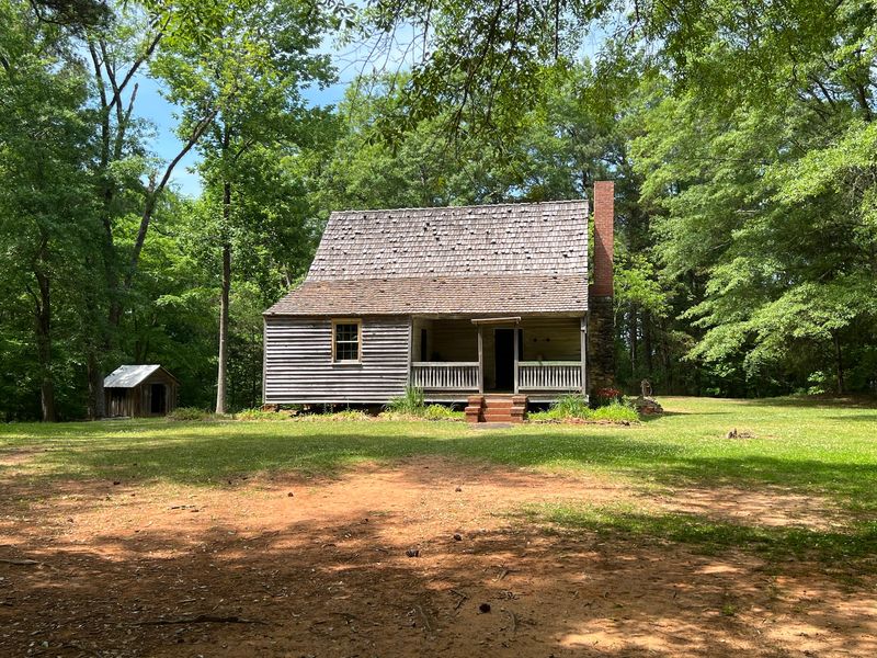 John Jarrell's Simple Heart Pine House John Jarrell's Simple Heart Pine House