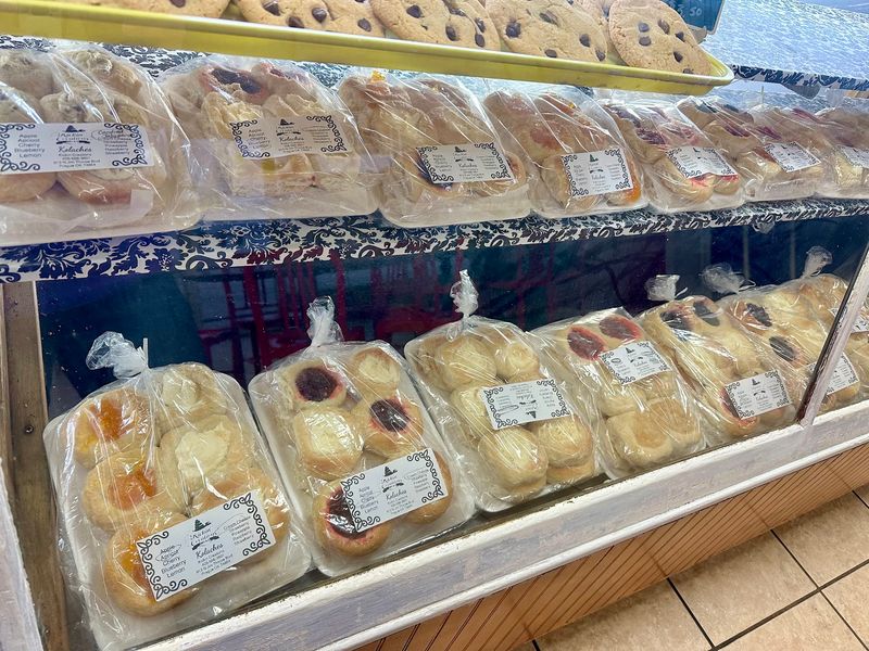 Kickin' Creations Bakery & Cafe'
