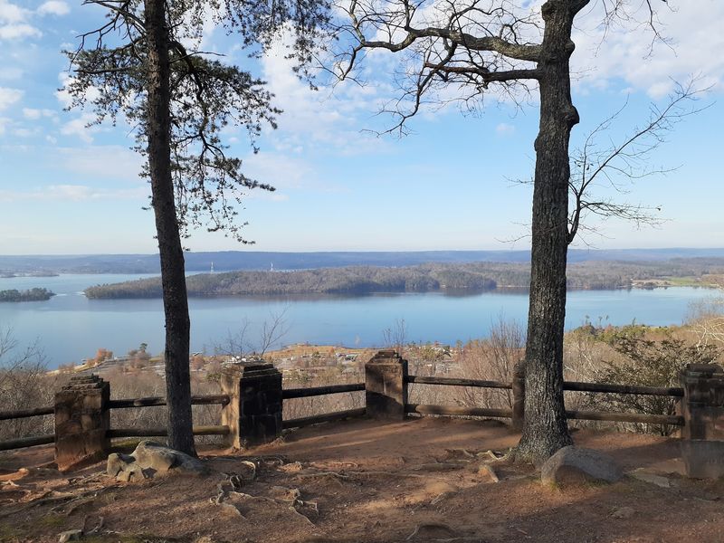 Lake Guntersville State Park on Taylor Mountain Lake Guntersville State Park on Taylor Mountain