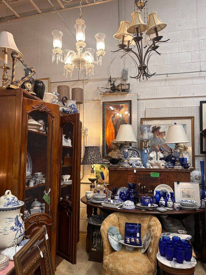 Lamps, China, And Art Can Change A Whole Room Lamps, China, And Art Can Change A Whole Room