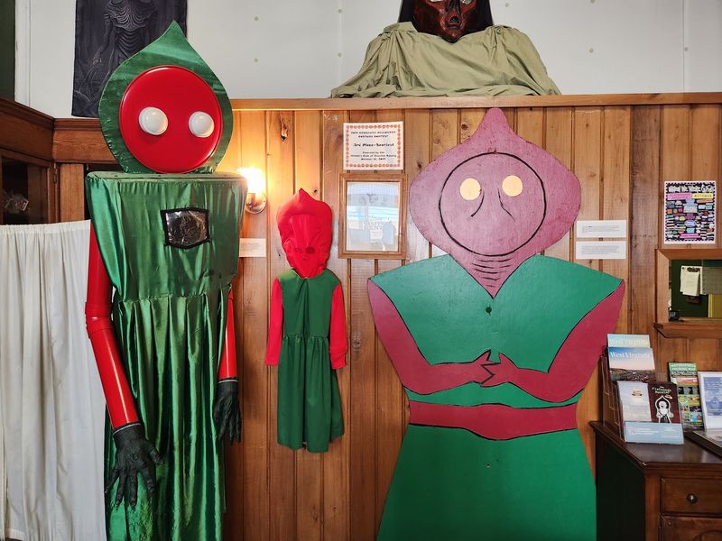 Larger-Than-Life Replicas Made for Photos