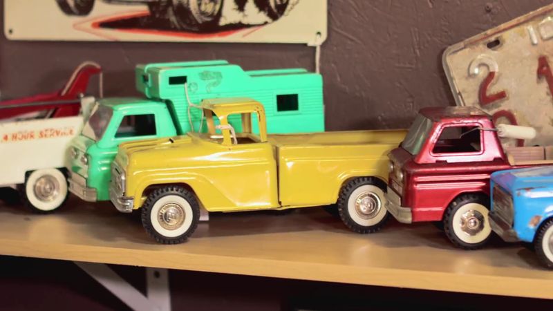 Mantiques, Toys, and Pop Culture Gold