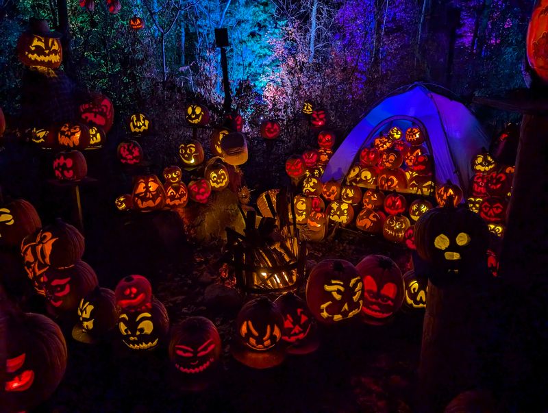 More Than 5,000 Glowing Faces Are Waiting For You
