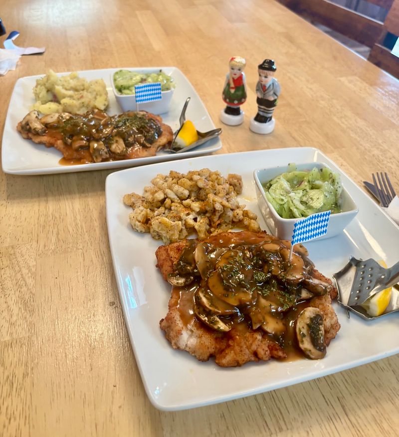 Mushroom Gravy, Melty Ham, And A Lemon Gadget You Will Want At Home Mushroom Gravy, Melty Ham, And A Lemon Gadget You Will Want At Home
