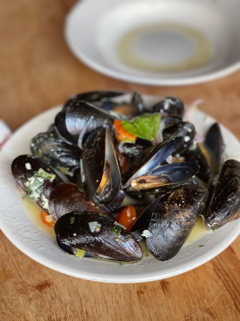 Mussels At A Pot Pie Joint? Absolutely