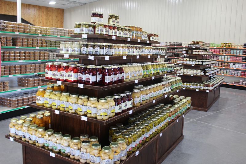 Nolt's Country Market (Bulk Foods, Bakery, Deli, Made-to-Order Sandwiches), Eldon, MO