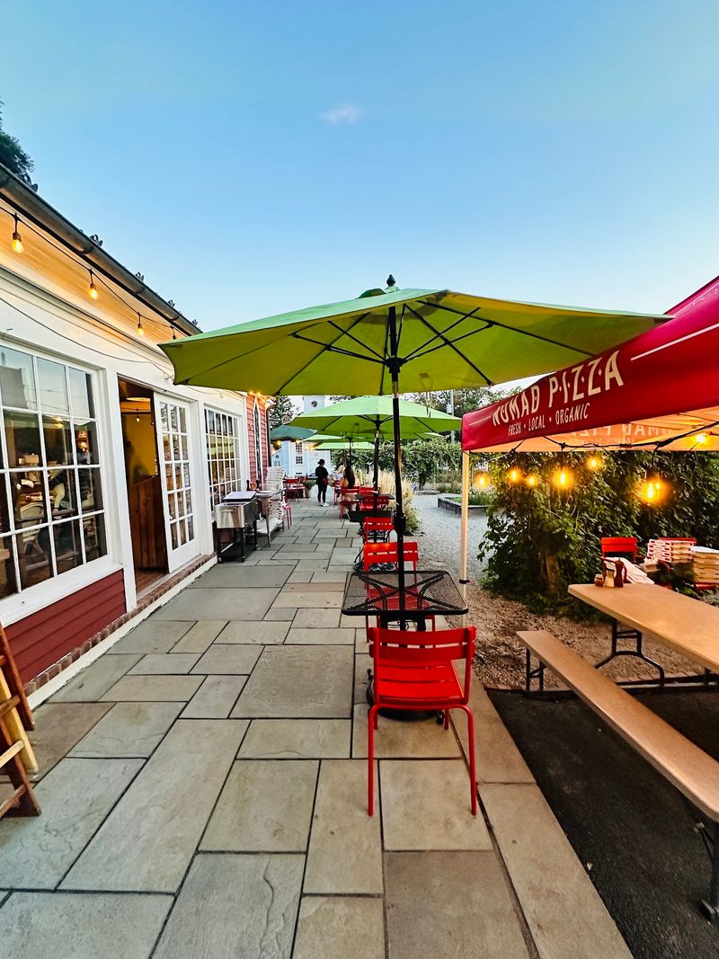 Nomad Pizza Hopewell