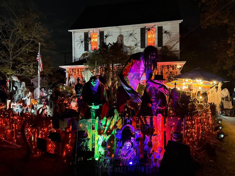 Norman Bates Would Probably Check Into This Neighborhood