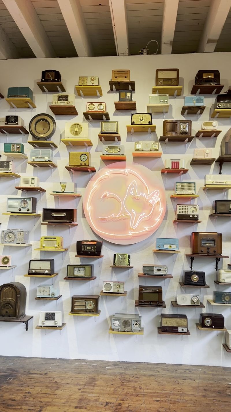 Old Radios Get A Surprisingly Modern Upgrade