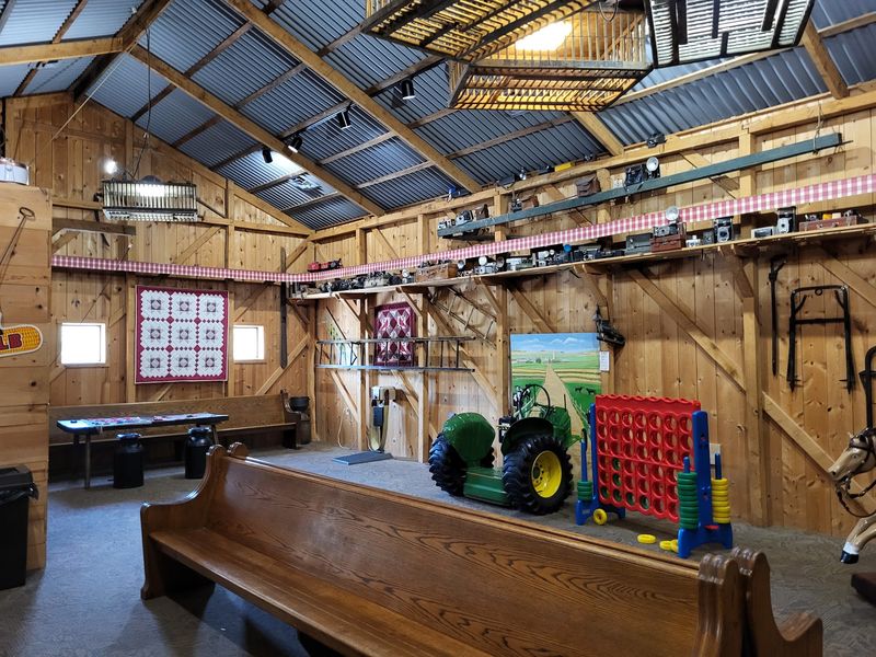 Old Toys, Kind Servers, Country Charm Old Toys, Kind Servers, Country Charm