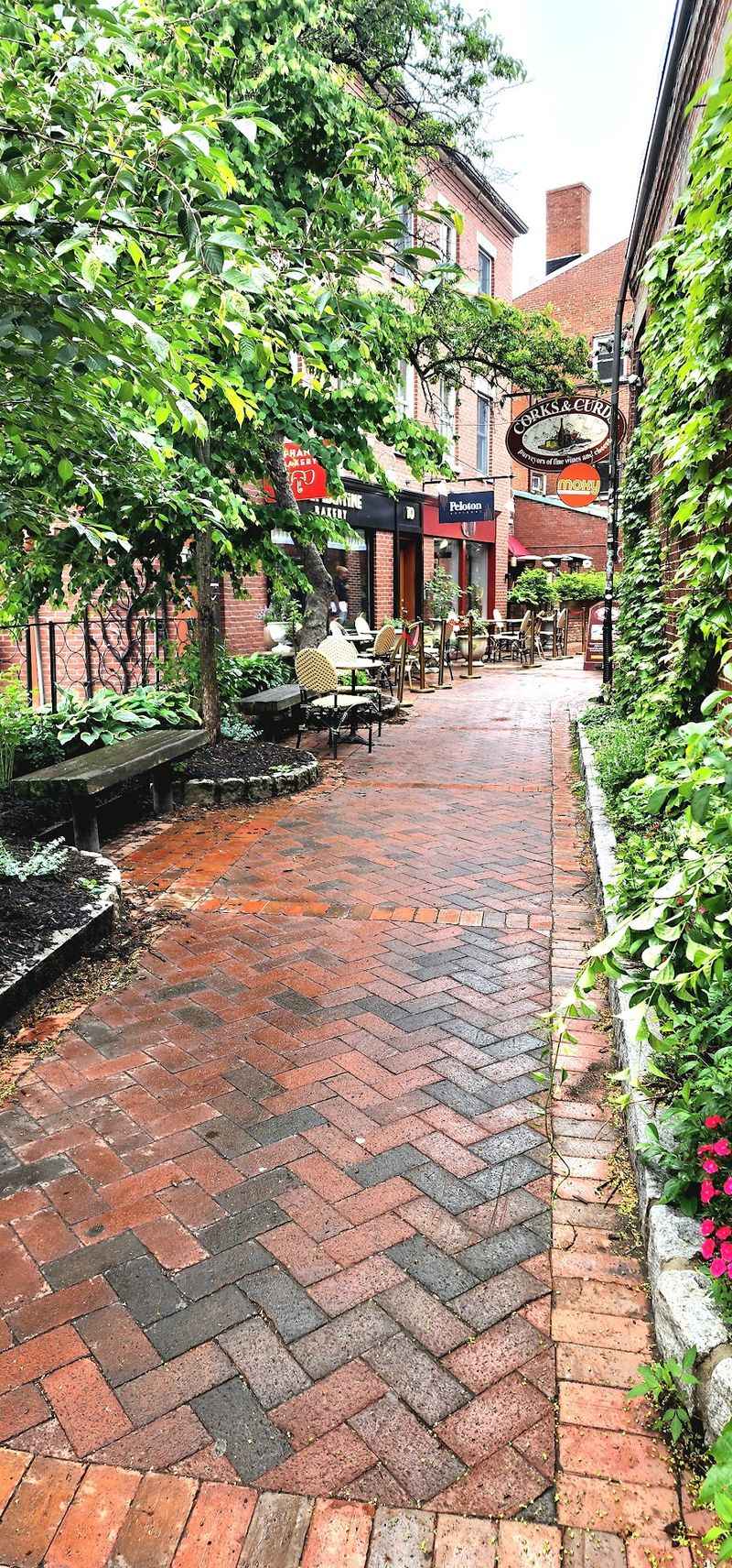 One Block From Market Square Puts You Right In The Action One Block From Market Square Puts You Right In The Action