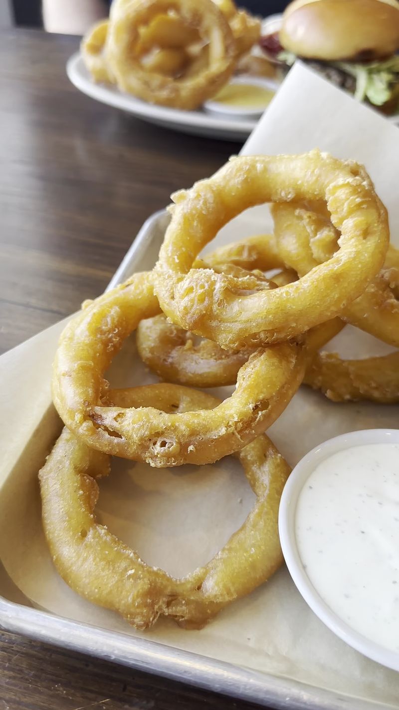 Onion Rings That Crunch Loud Enough To Notice Onion Rings That Crunch Loud Enough To Notice