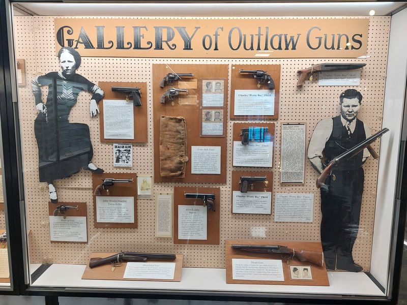 Outlaws, Lawmen and Those Famous Nooses