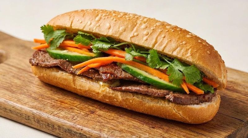 Ph? V-Nam & Bánh Mì
