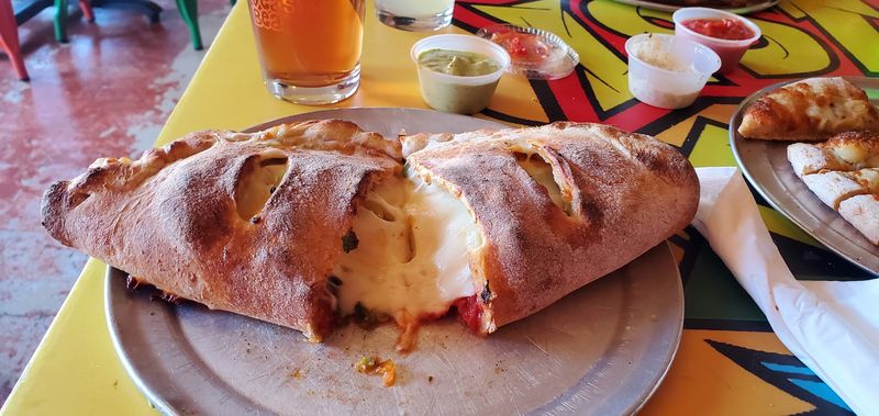 Pies And Calzones Worth The Drive