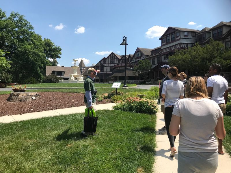 Plan Your Visit Around a Tour and Respect the Neighbors Plan Your Visit Around a Tour and Respect the Neighbors