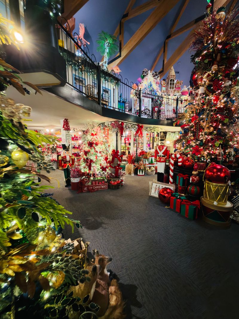 Plan Your Visit Like a Holiday Pro