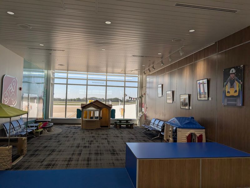 Play Spaces, Desks, And Charging Spots