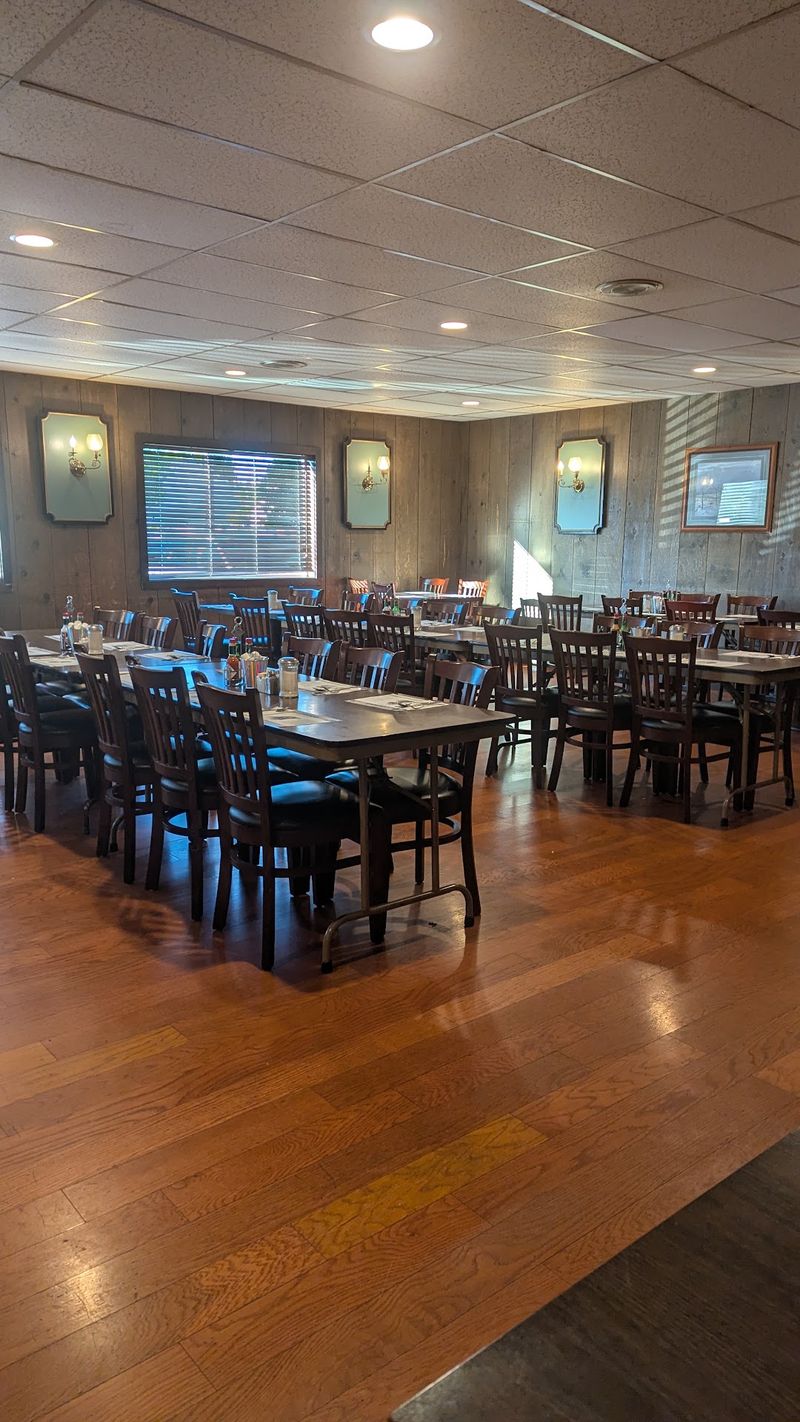 Pop's Branding Iron Restaurant & Lounge, Albany